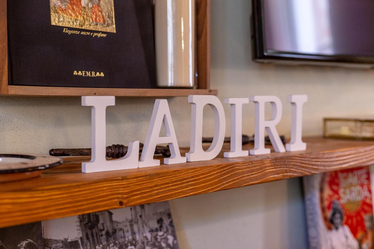 Vila Ladiri - Antica Dimora In Terra Cruda Sìnnai Exteriér fotografie